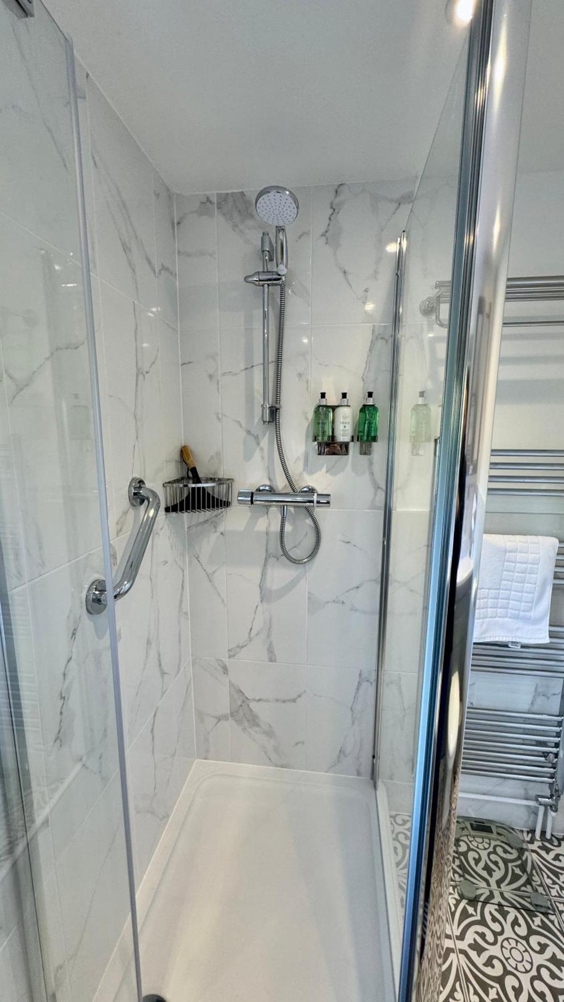 3 Bed Spa Cottage Southwater Exterior foto
